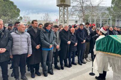 AK Parti Bursa İl Başkanı Davut Gürkan, Recep Tarık Çevikel’in Cenaze Törenine Katıldı