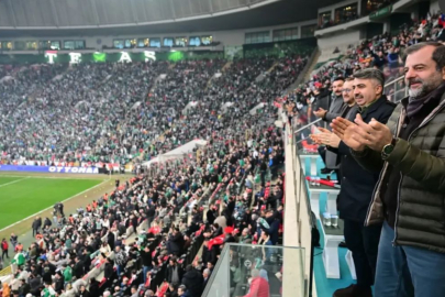 Oktay Yılmaz’dan Bursaspor’a Tribünlerden Tam Destek