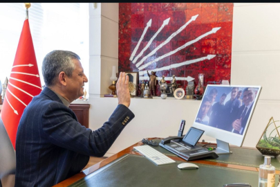 Özgür Özel, Atatürk Büstünü Korumaya Çalışan Gençlerle Görüntülü Görüştü