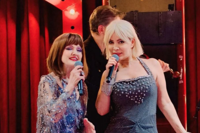 Ömür Gedik ve Gülden Karaböcek Bursa’da Sahneyi Büyüledi