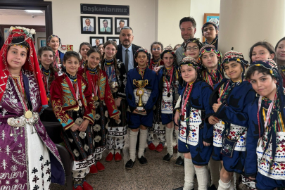 Osmangazi Belediye Başkanı Erkan Aydın’dan şampiyon miniklere tebrik