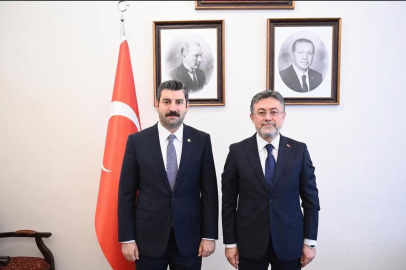 AK Parti Şanlıurfa Milletvekili İbrahim Eyyüpoğlu, dolu ve fırtınadan etkilenen üreticilerin sorunlarını Ankara’ya taşıdı